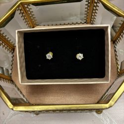 0.5 Ct Gold Moissanite Stud Earrings 
