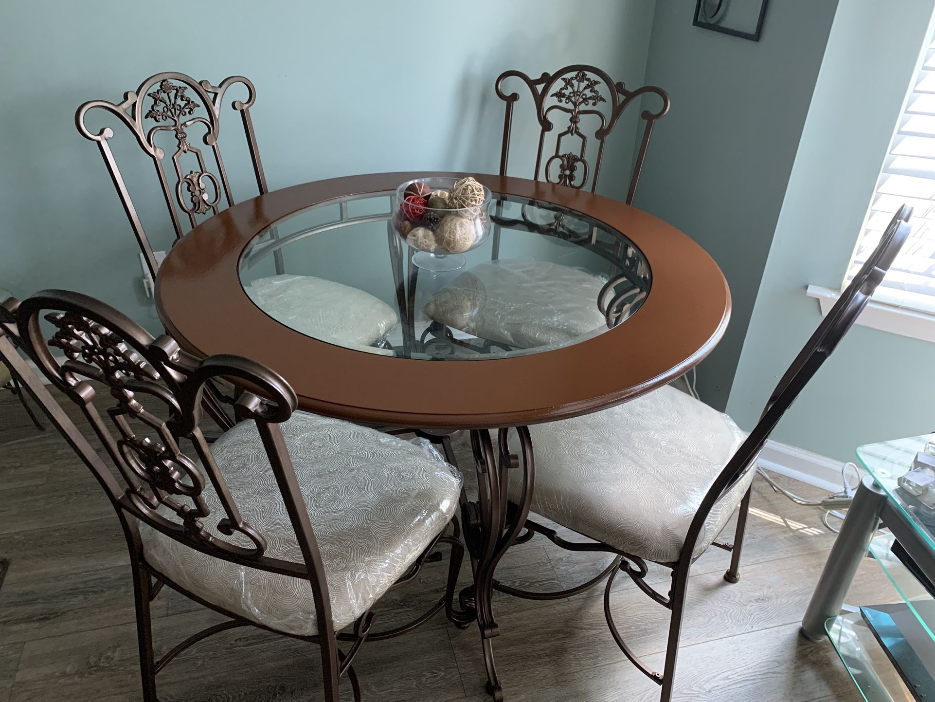 Kitchen Table And Chairs
