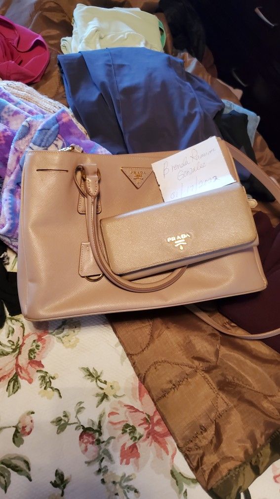Prada Saffiano Lux Large Galleria Double Zip Tote for Sale in Lakewood, CA  - OfferUp