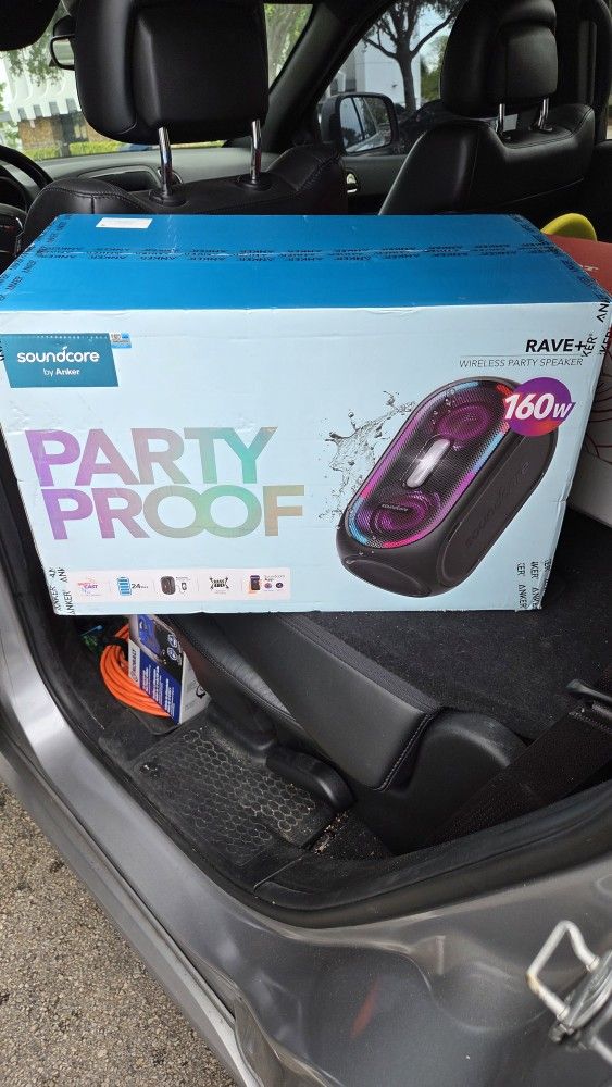 Bluetooth Party Speaker - BRAND NEW