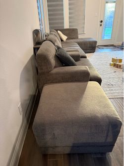 Upholstered 5 piece Sofa/Sectional with Ottoman L-shaped design