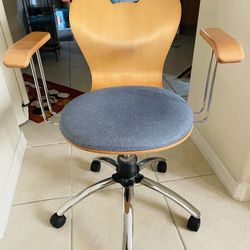 Rooms To Go Wood Computer Chair