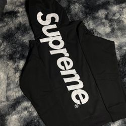 Black Supreme Hoodie 