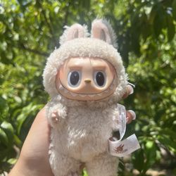 Real Macaron Labubu: soymilk