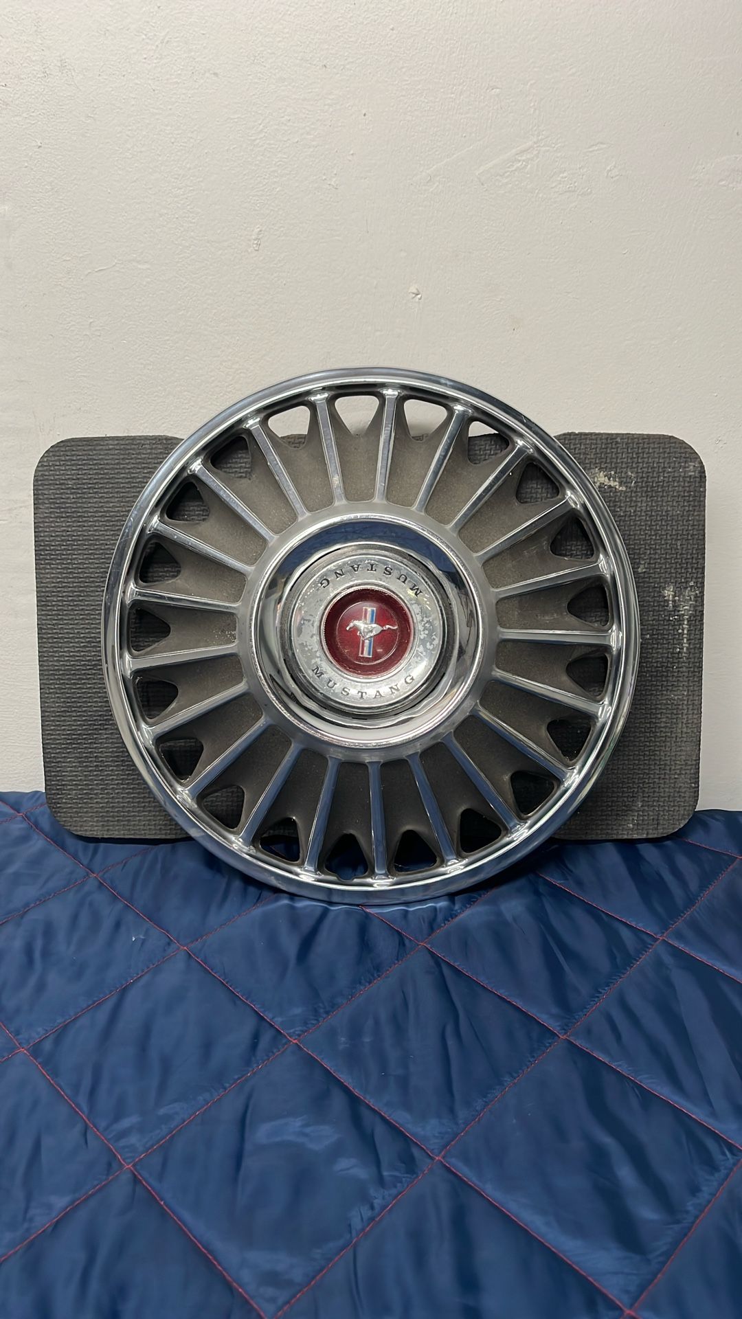 One 1967 Or 68 Ford Mustang Hub Cap.