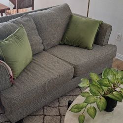 Love Seat / Sofa