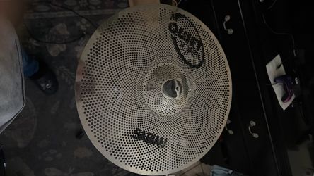 Sabian quiet tone 18 inch crash with cymbal stand