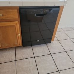 GE Dishwasher Black