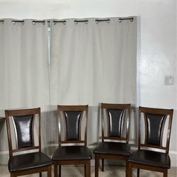 Set Of 4 Dining Chairs / Sillas 