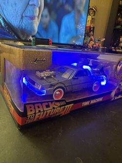 BACK TO THE FUTURE 3 TIME MACHINE