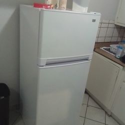 Haier Fridge Over 5ft Works Great And Clean