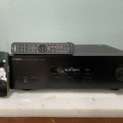 Yamaha R-S202 Stereo receiver with Bluetooth®