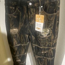 Men’s Statement Jeans Size 34$10