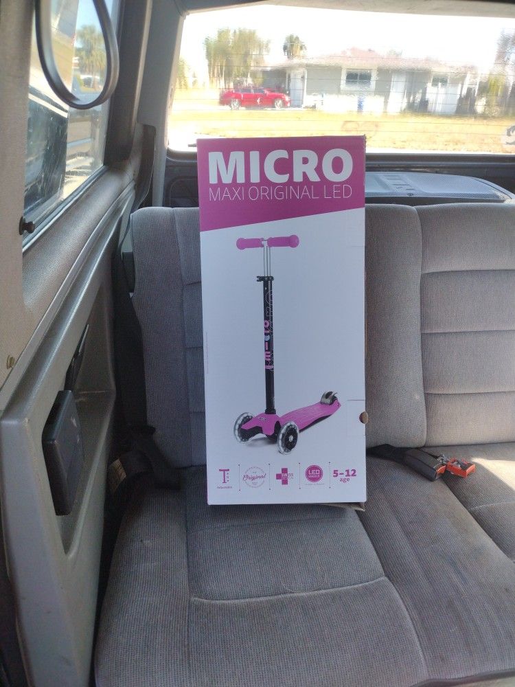 Micro maxi Original LED Scooter