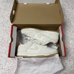 Nike Dunks Women's Dunk Low 'Friendship Knot'