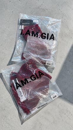I AM GIA Set  Size Small