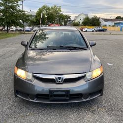 2009 Honda Civic 168,000 Miles Clean Title Car Runs And Drives Good.