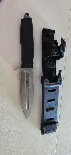 Fixed knife and sheath