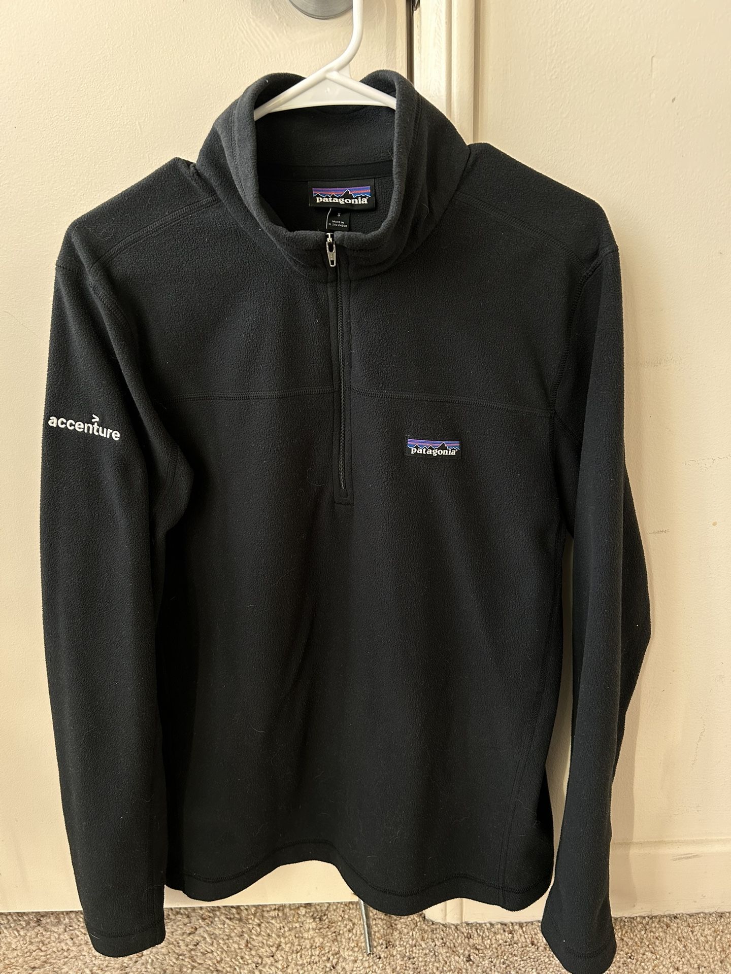 Patagonia Quarter Zip Black Fleece - Women’s Small
