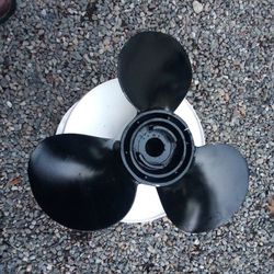 OMC   Propeller / Boat Motor Propeller For a OMC