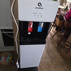 Avalon self cleaning filtered hot and cold bottless water dispenser
