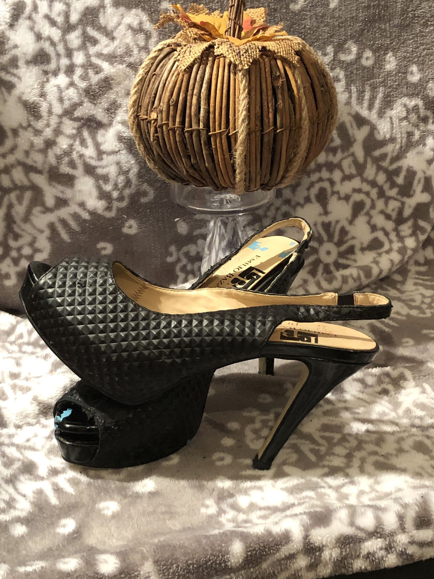 Size 8 black heels