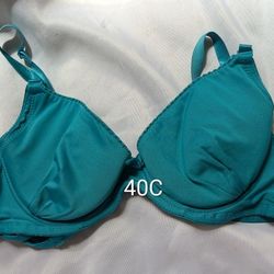 Womens Used Worn Green 40C Underwire Bra, 3 Hooks, Crisscross Straps If You Like. Medium Padding