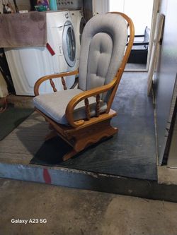Glider rocker, good condition and clean. 50 obo
