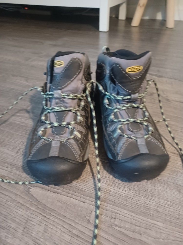 KEEN size 8,5 W