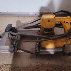 Dewalt Corded Heavy Duty Band Saw 