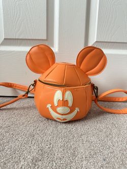 Loungefly Mickey Pumpkin Mickey O’ Lantern GITD