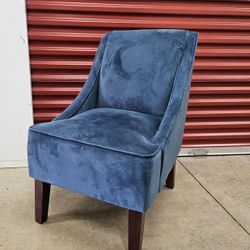 Classic Arm Accent Chair