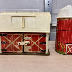 Vintage Fisher Price Little People Play Family Barn Farm & Silo