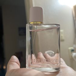 Burberry her perfume