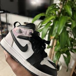 Jordan 1 Mid