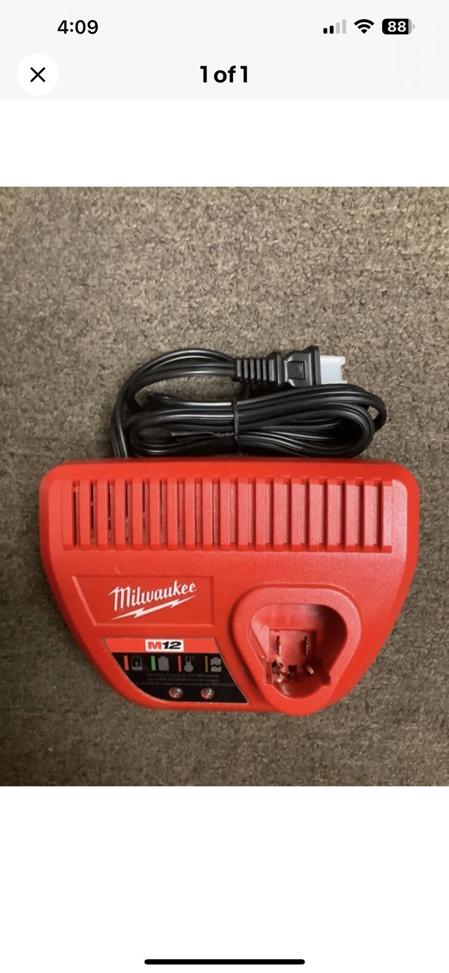 Milwaukee M12 Charger