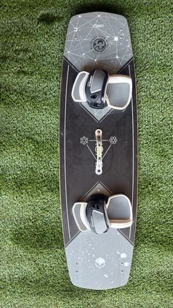 Liquid Force Carbon Drive Kiteboard w/ Cabrinha Bindings