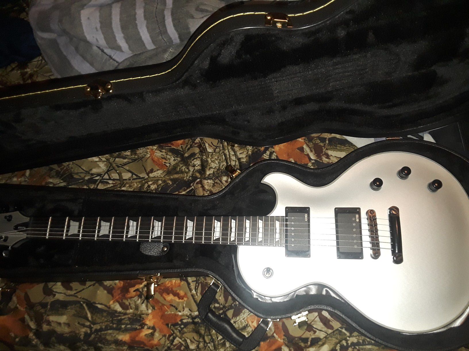 Schecter solo II platinum with case and extras