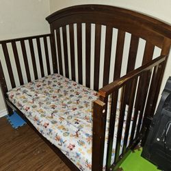 Delta Children's  4-in-1 crib
