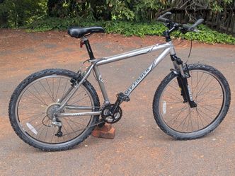 Gary Fisher Marlin 24 Speed Mountain Bike 17.5 Inch Size Medium