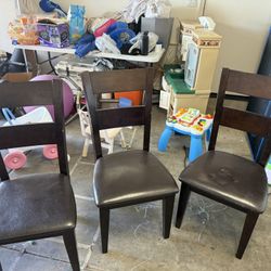 Table Chairs 