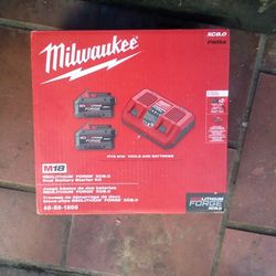 Milwaukee M18 Red Forge Battery Kit With Rapid Charger.