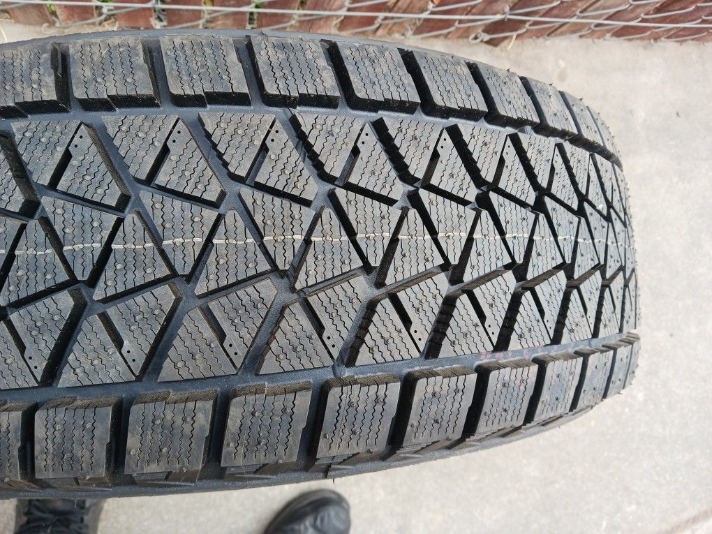 Bridgestone Blizzak Brand New 17 Inch Tire 245/65/17 for Sale in