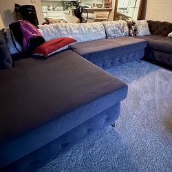 Large Sectional Comfortable Slleeping couch - like new
