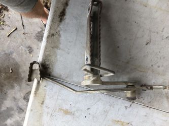 2001 Yamaha warrior right foot peg with rear brake reservoir and foot brake