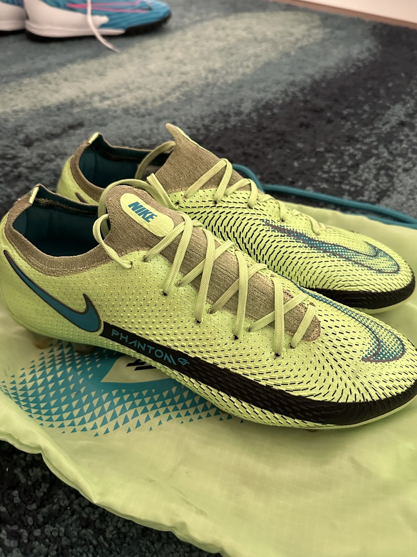 Nike Phantom GT Elite FG Size 8.5