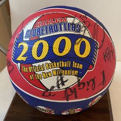 Harlem Globetrotters team ball signs $349