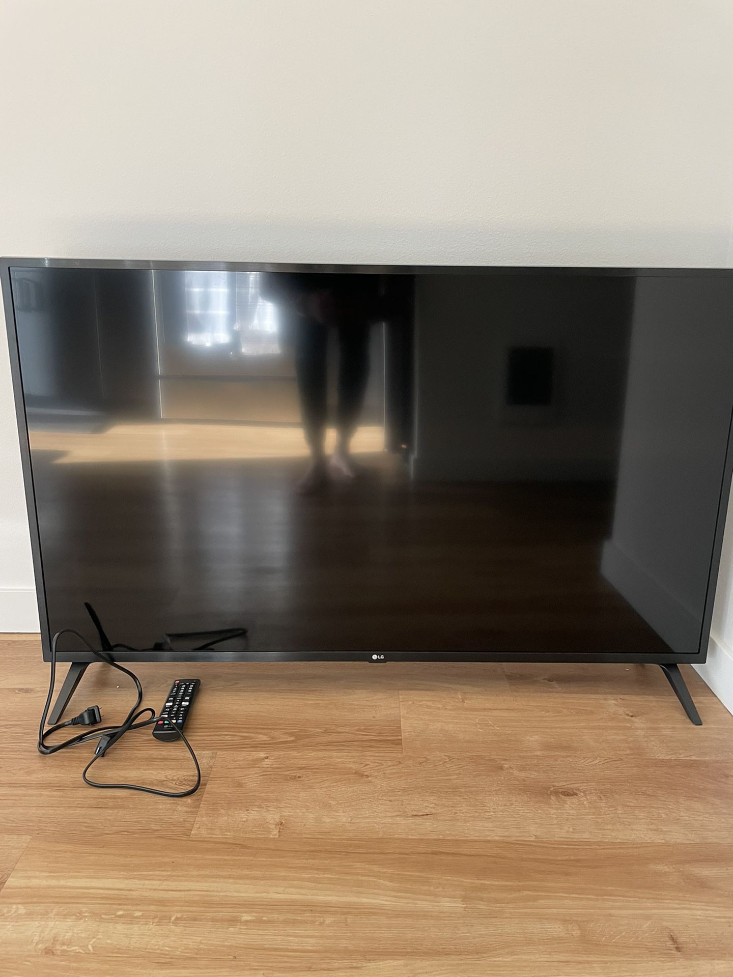 LG 50” Inch 4K Flat screen TV