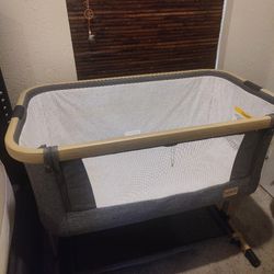 Baby Bassinet For Sale Great Condition