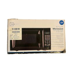 NEW! Mainstays Black Microwave 0.7 Cu Ft